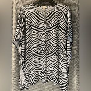 EUC Michael Michael Kors Black & White Zebra Stripe Poncho Dolman Top Size 1X